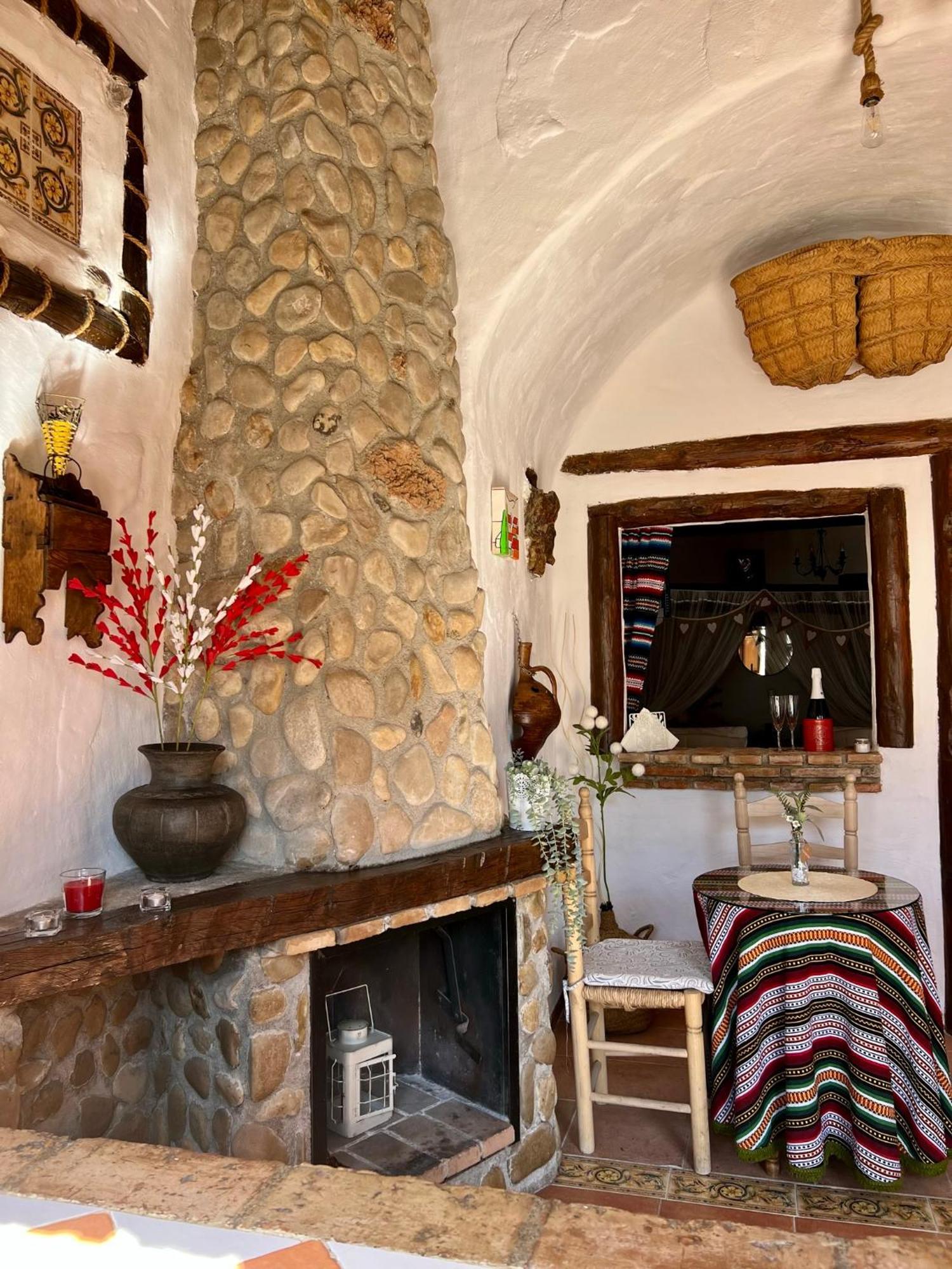 Cuevas De La Paz - Cave House Holidays Los Carriones Room photo