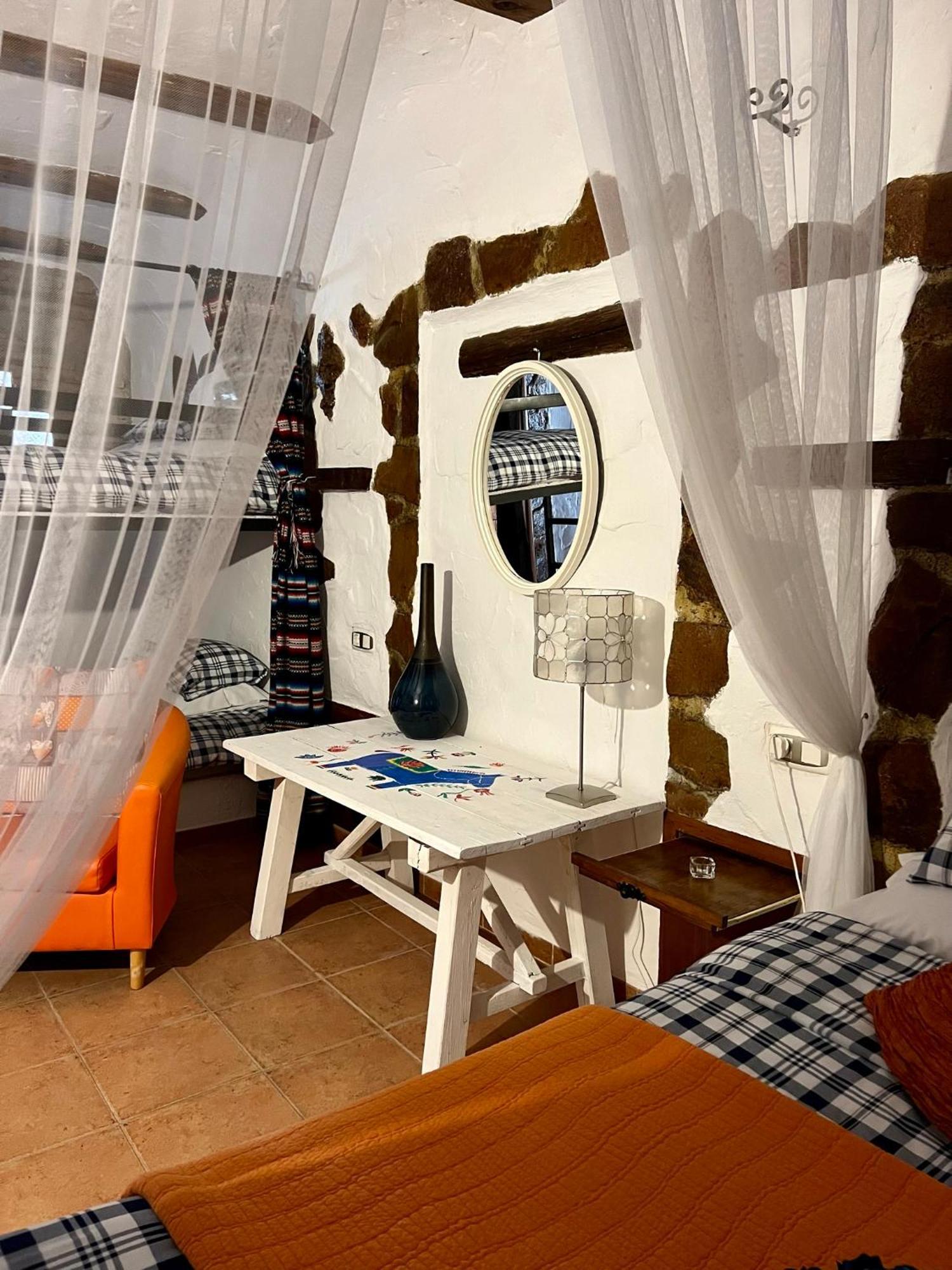 Cuevas De La Paz - Cave House Holidays Los Carriones Room photo
